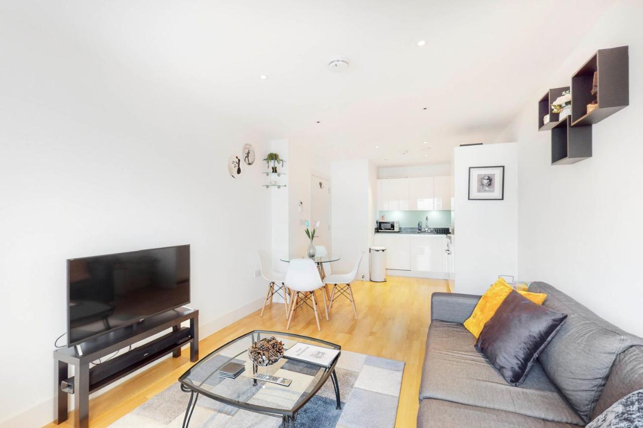 לונדון Lovely 1 Bed Apartment In Streatham מראה חיצוני תמונה